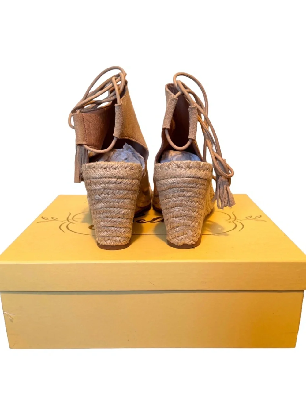 Bettye by Bettye Muller Espadrille Suede Tassel Wedges Tan size 9M with Box